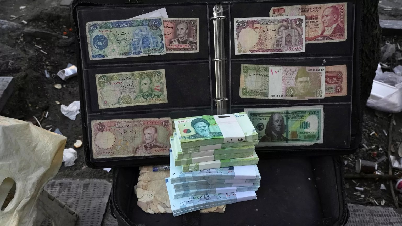 کارشناسان به حذف ۴ صفر از پول نقد کردند