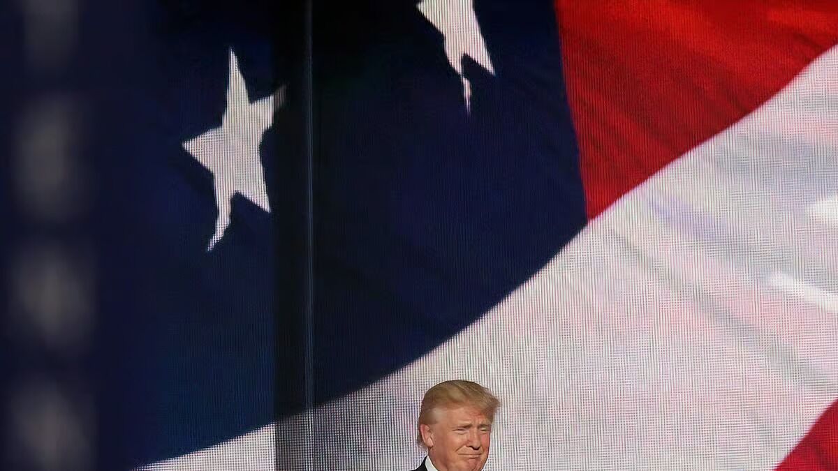 ترامپ زیر تیغ اعتراضات علیه ویزای ۱۰۰هزار دلاری؛ خون کسب‌وکارها به‌جوش آمد