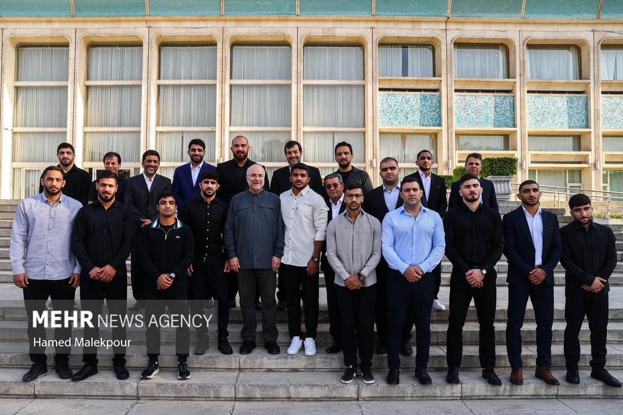 تقدیر از مدال‌آوران، کادر فنی و مسئولان تیم‌های ملی کشتی آزاد و فرنگی