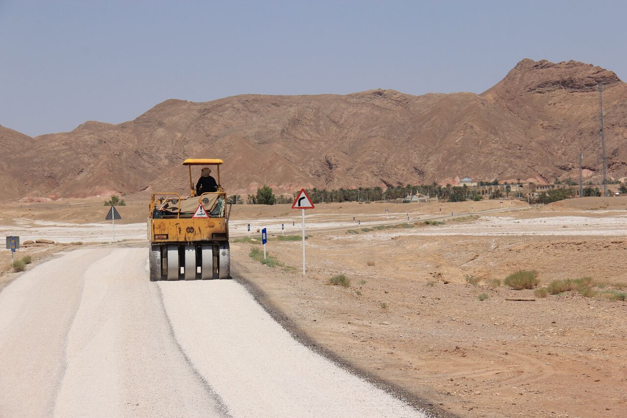 روکش آسفالت ۵۵۰۰ کیلومتر از محورهای فرعی و روستایی کشور