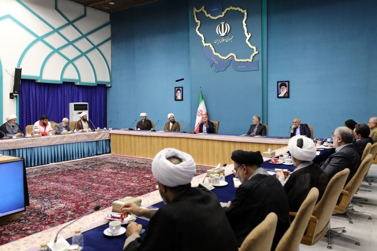 پزشکیان: مسجد تنها محل عبادت نیست