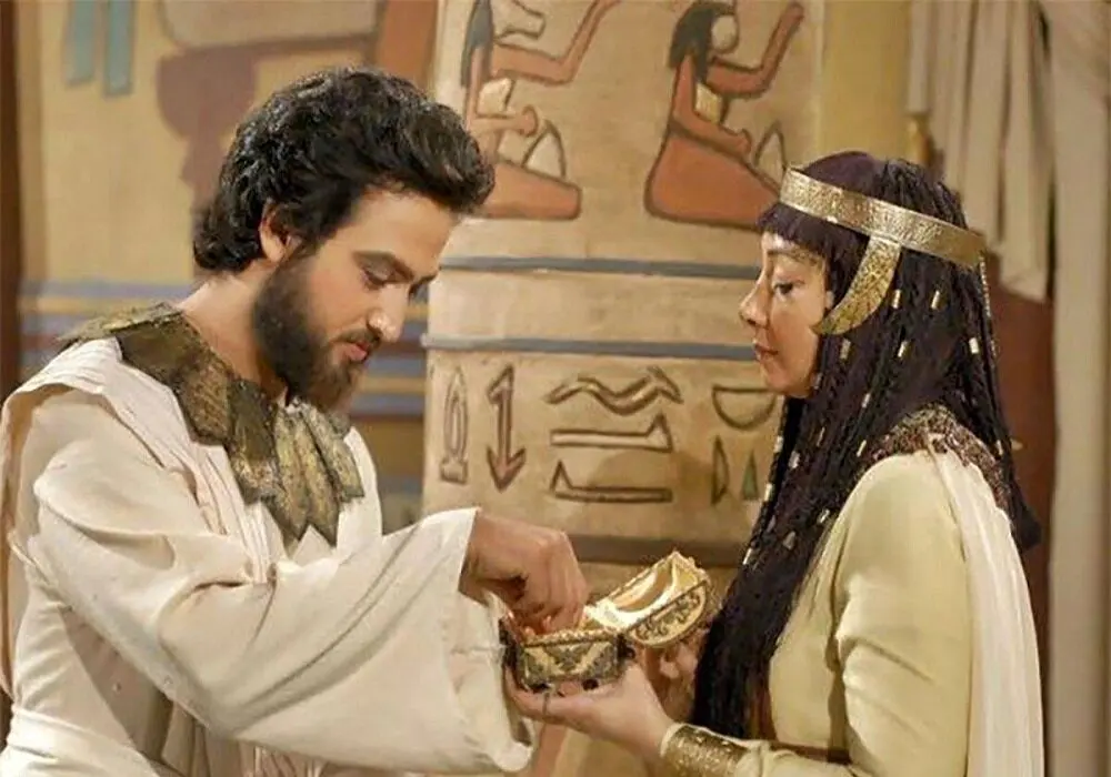 پشت صحنه لحظه ورود یوسف به مهمانی و زنانی که دست خود را با چاقو می‌برند!+فیلم