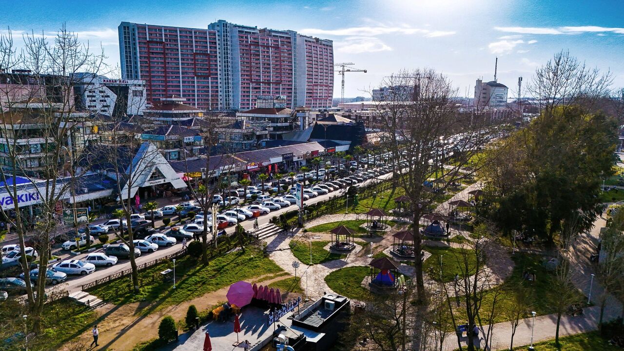 اجرای ۱۳ طرح عمرانی جدید به ارزش ۲.۵ همت در منطقه آزاد انزلی 