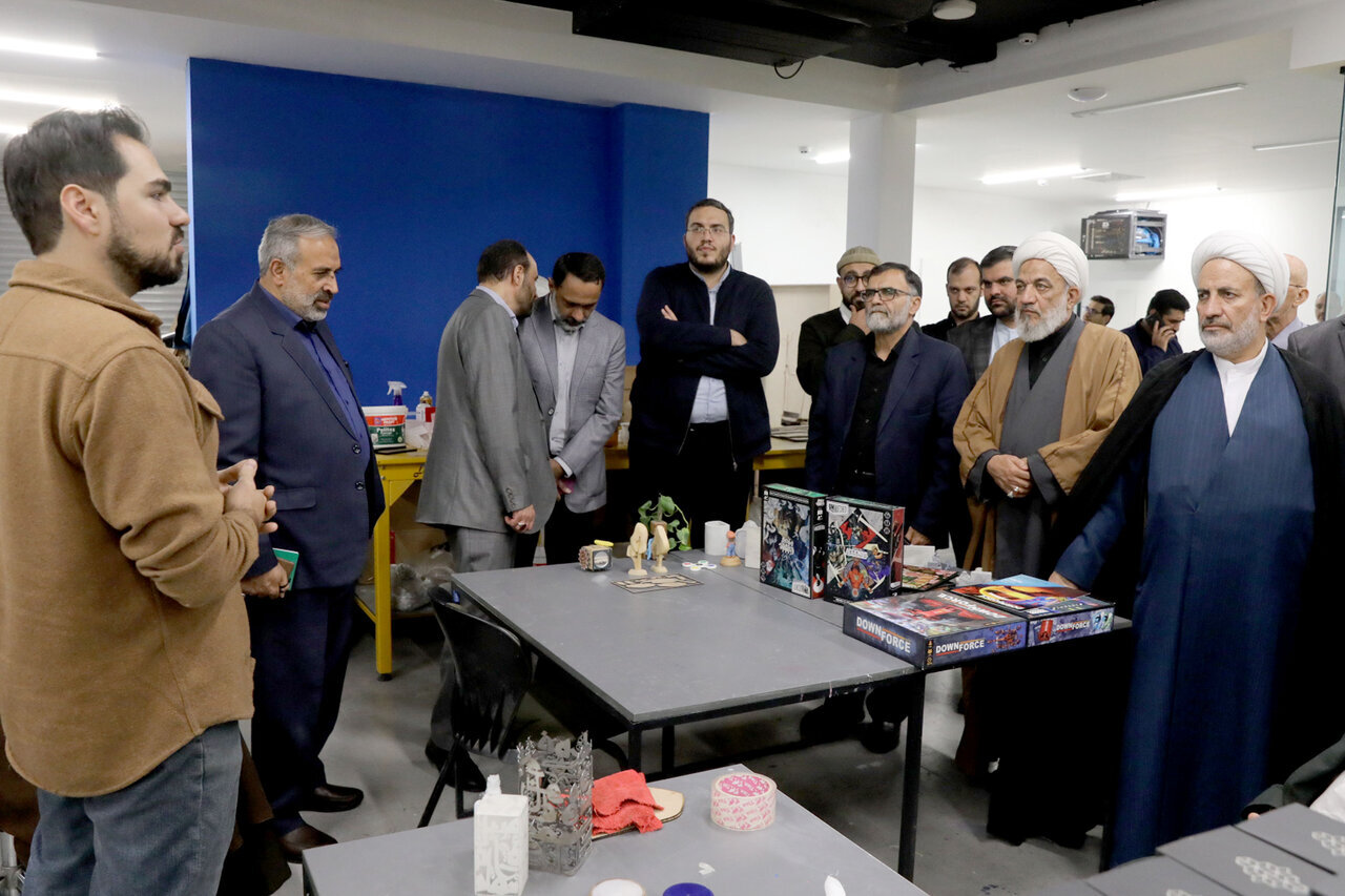 بازدید کمیسیون فرهنگی مجلس از زیست‌بوم کودک و نوجوان کارستان بهارستان