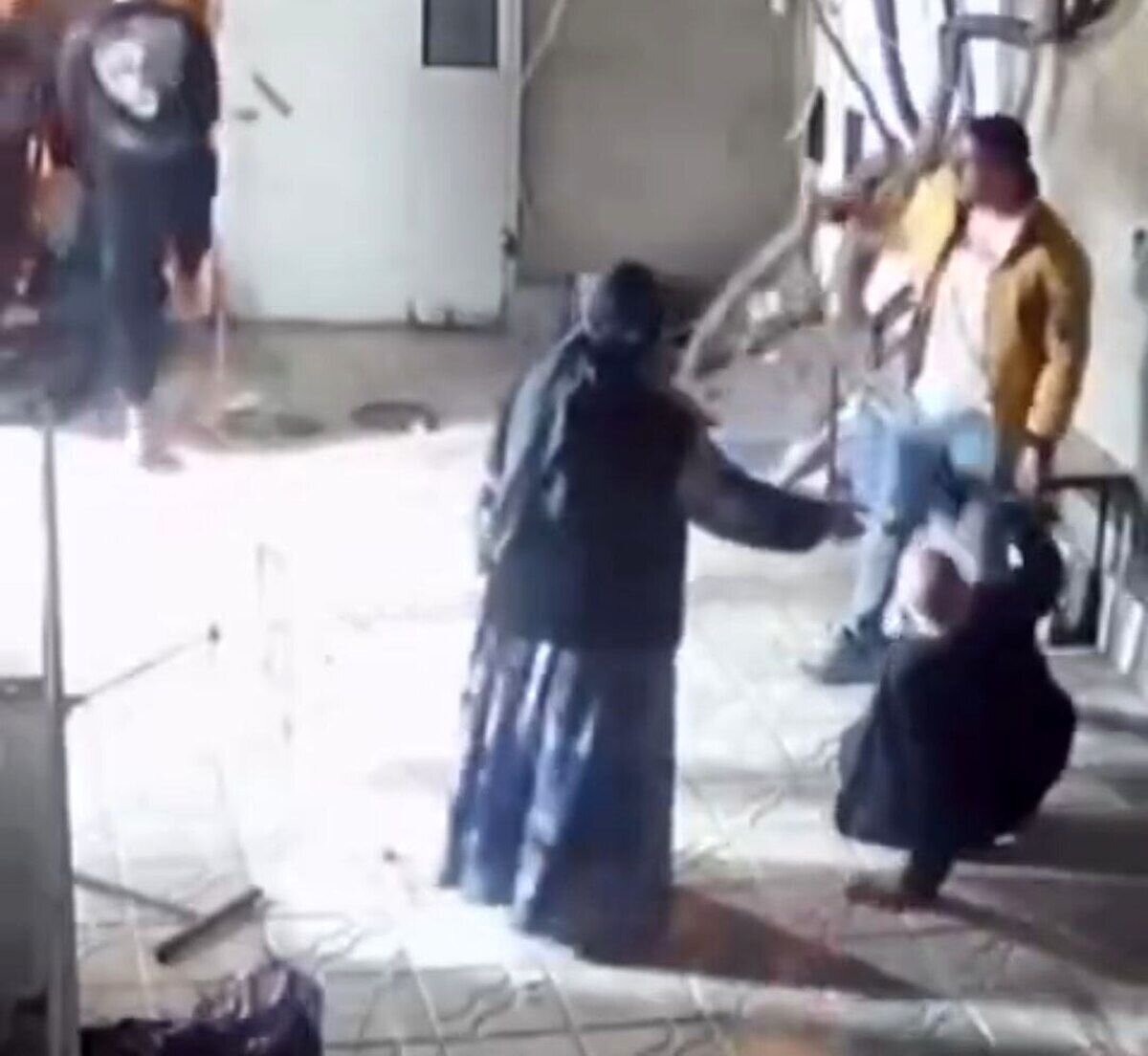 تشکیل پرونده قضایی در پی حمله اوباش به زوج سالخورده تشکیل پرونده قضایی در پی حمله اوباش به زوج سالخورده