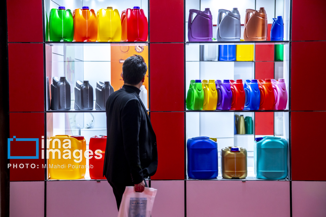 حضور ۳۰۳ شرکت داخلی و خارجی در نمایشگاه رنگ و رزین حضور ۳۰۳ شرکت داخلی و خارجی در نمایشگاه رنگ و رزین