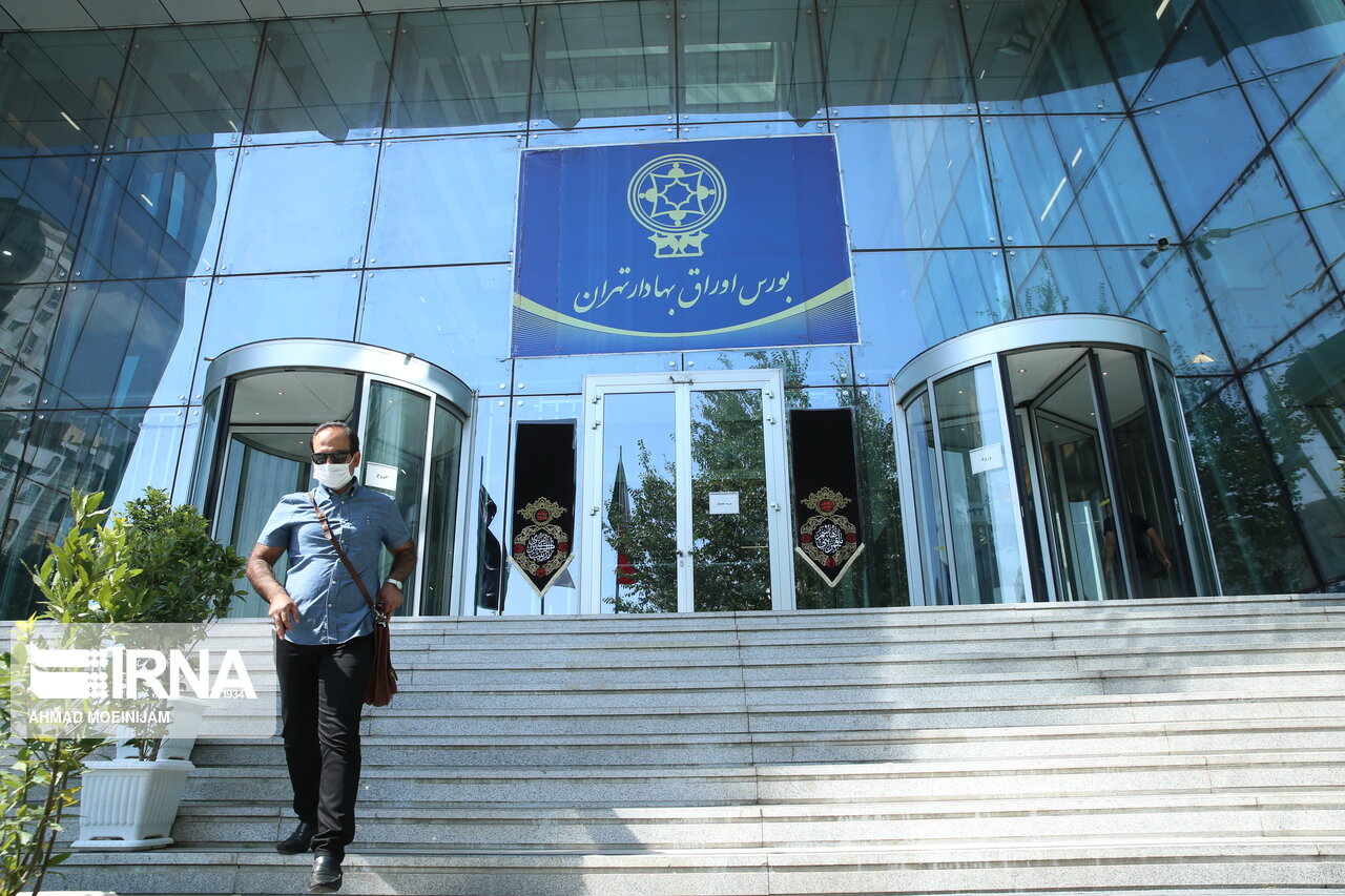 بورس از نظر ارزندگی جذاب است اما زیر فشار نااطمینانی قرار دارد