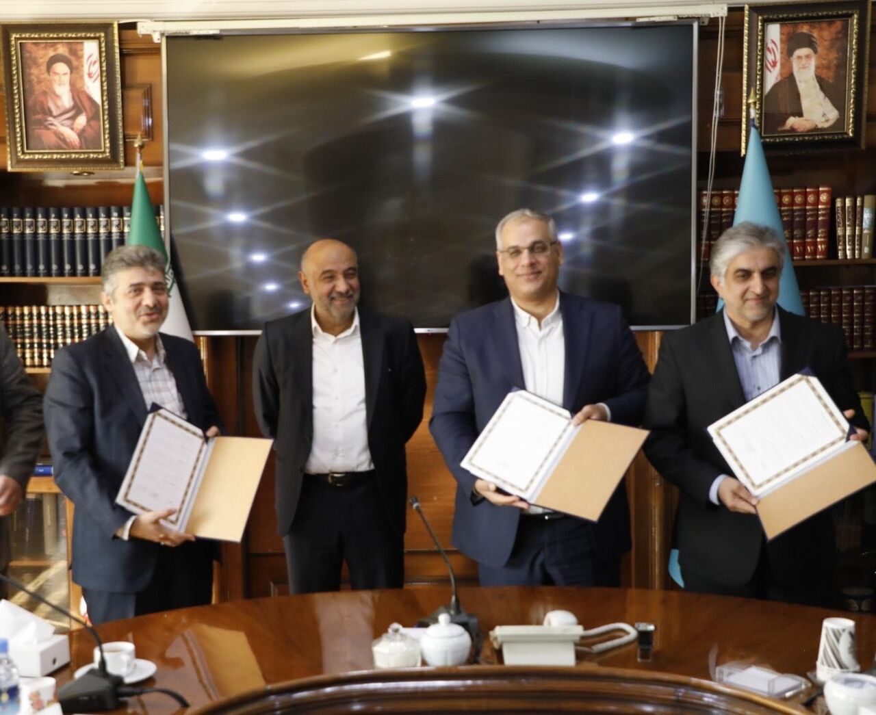 میدری: اطلاعات شفاف مبنای سیاست‌گذاری‌های کلان بازار کار ایران است
