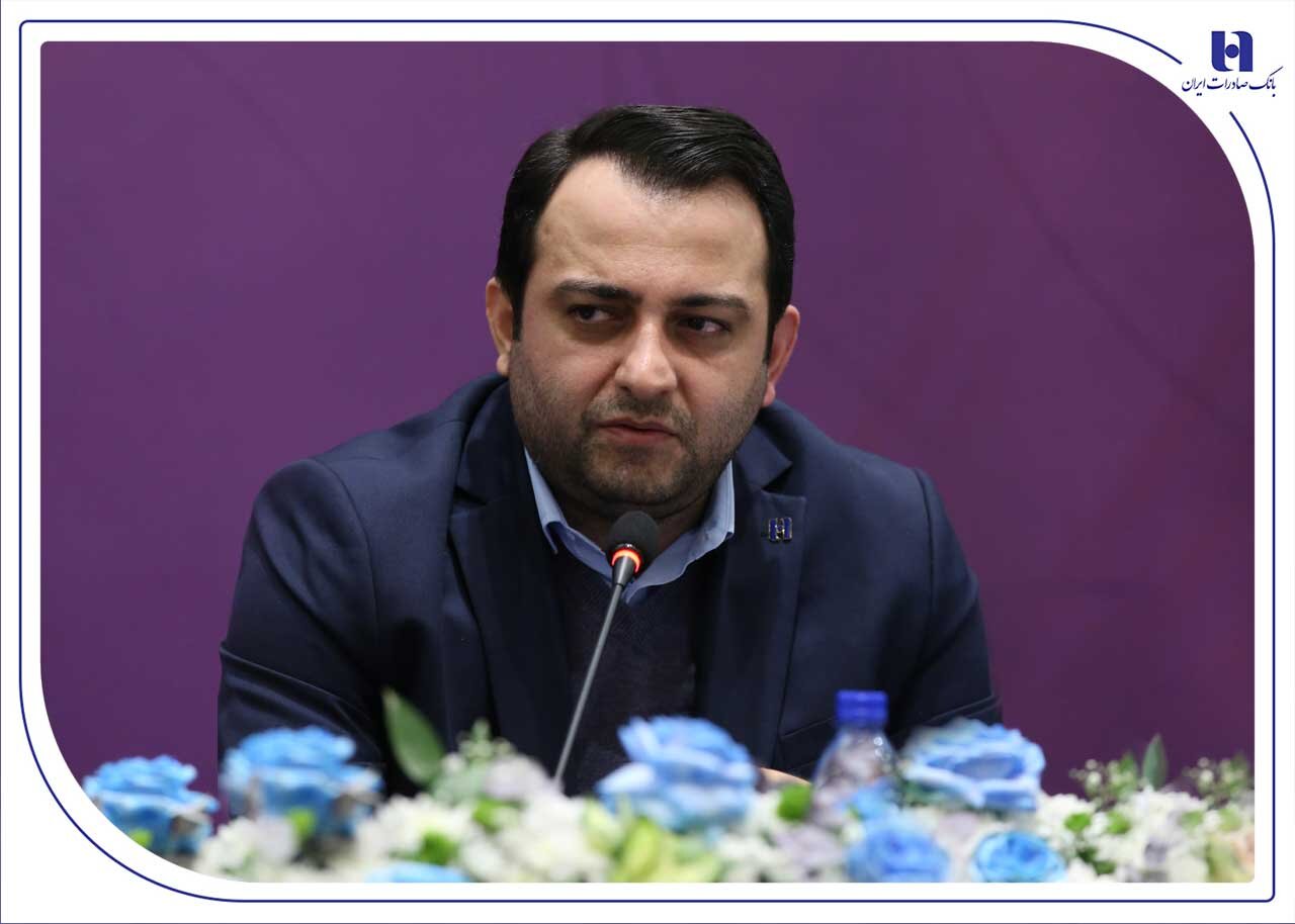 بانک صادرات به‌دنبال تعامل راهبردی و پایدار با صنعت پتروشیمی است
