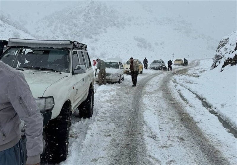 برف و باران در جاده‌های ۳ استان/ این محورها مسدود است