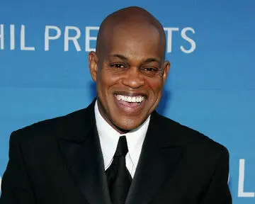 خواننده مشهور اپرا با ضربات چاقو در خانه‌اش کشته شد