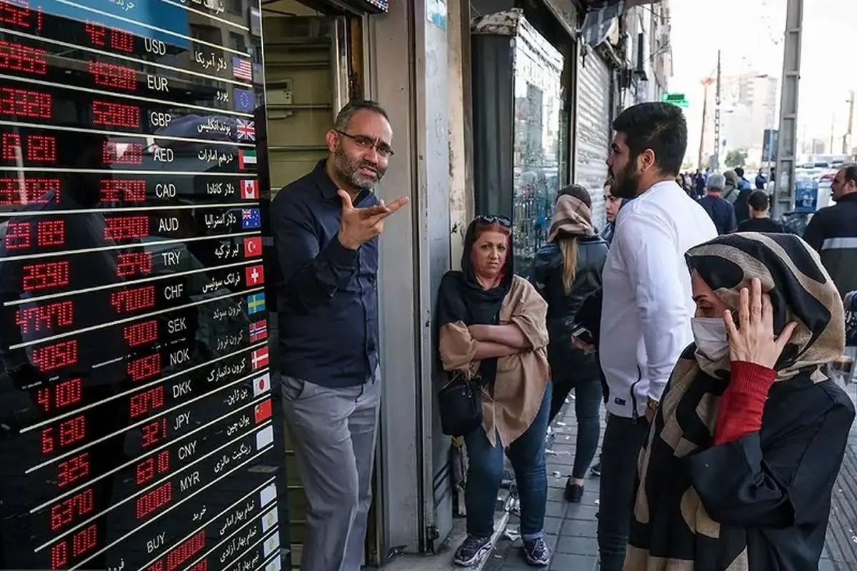 ریزش سنگین قیمت دلار در بازار ارز امروز؛ سه شنبه ۹ دی ۱۴۰۴