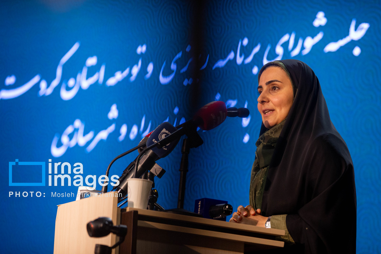 صادق: توسعه کریدورها در صدر اولویت‌های وزارت راه و شهرسازی قرار دارد