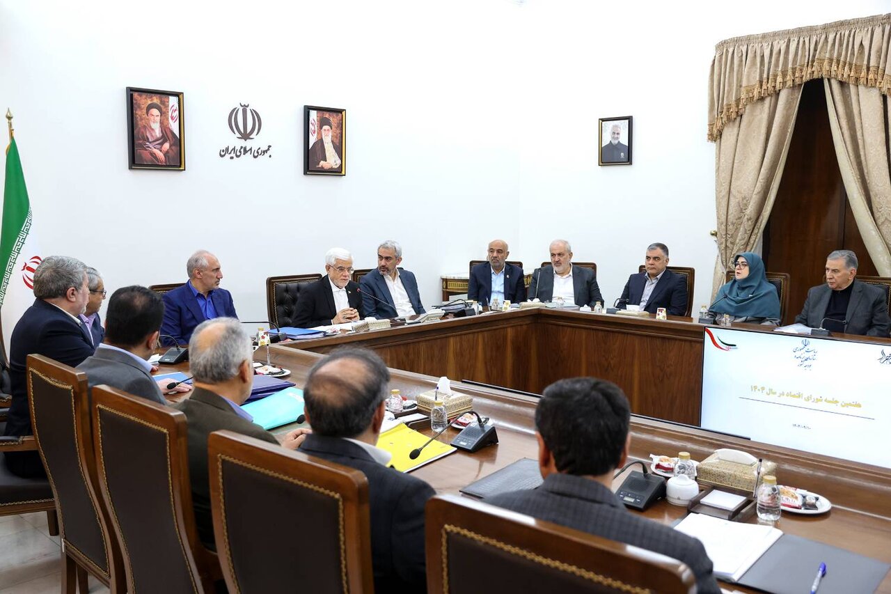 عارف: ۷۸۵۰ مگاوات ظرفیت برق تجدیدپذیر در حال ایجاد است عارف: ۷۸۵۰ مگاوات ظرفیت برق تجدیدپذیر در حال ایجاد است