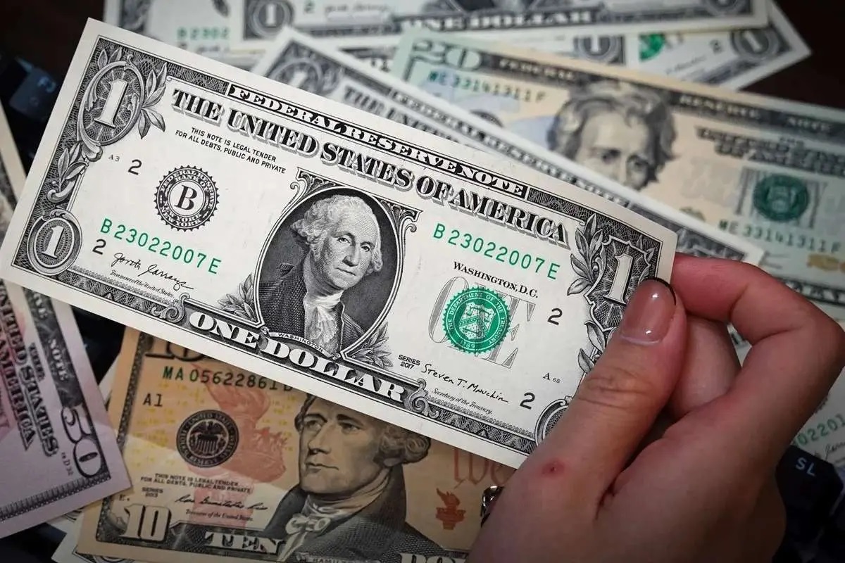 قیمت دلار تا کانال ۱۲۴ هزار تومان عقب نشینی کرد/ درهم و دینار چطور؟