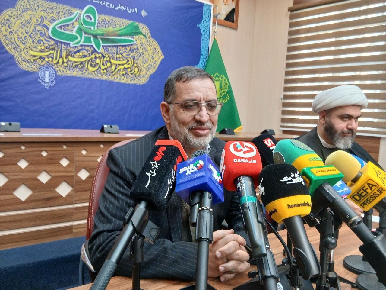 نائینی: دشمن اتحاد مقدس مردم را هدف قرار داده است