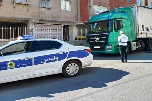 پلیس جلوی جوان ۱۷ ساله را گرفت/ ماجرا چیست؟
