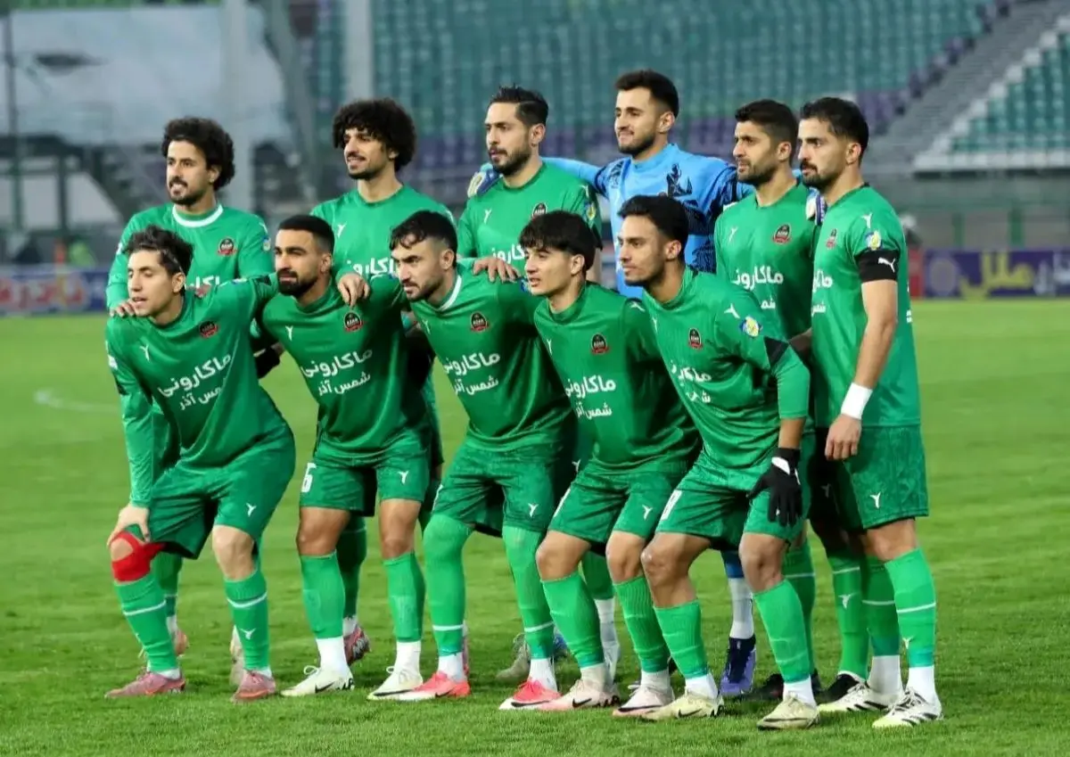 چراغ‌ها خاموش، وقت بازیه؛ پوستر کنایه آمیز شمس آذر برای دیدار با تراکتور