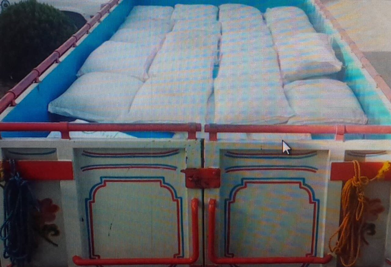 کشف ۲ کامیون کود شیمیایی کشاورزی بدون مجوز در مرز خسروی کشف ۲ کامیون کود شیمیایی کشاورزی بدون مجوز در مرز خسروی