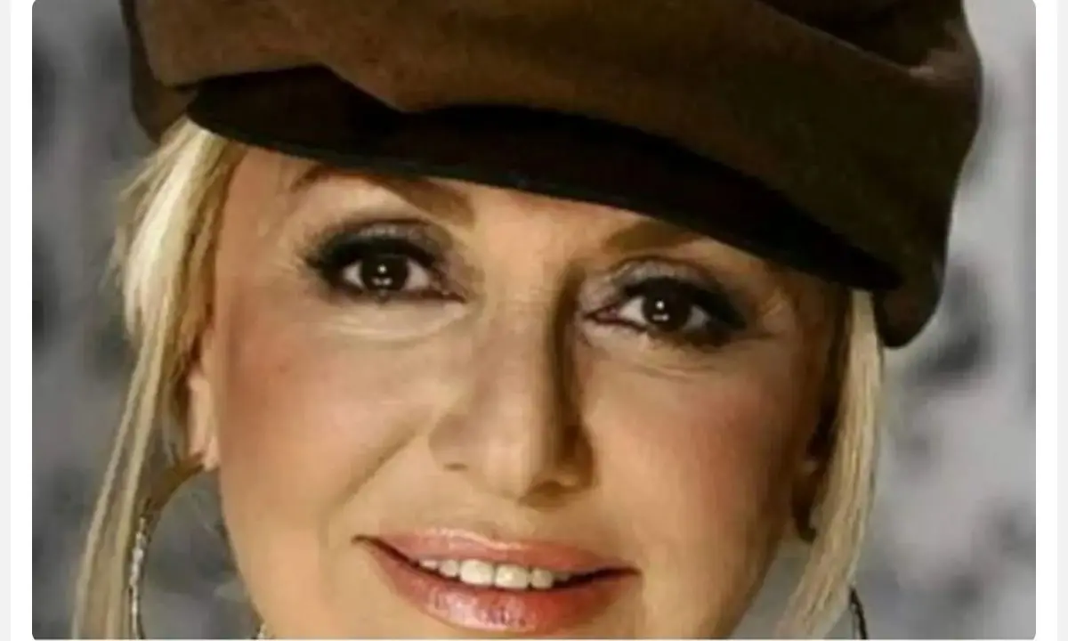 گل‌آرایی ساده اما با شکوه مراسم اولین عروسی گوگوش