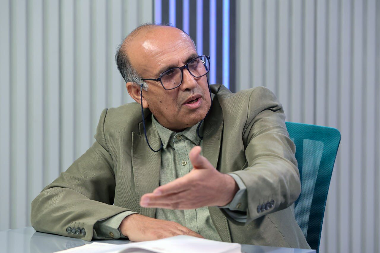 یکسان سازی نرخ ارز، گام اولیه اصلاحات اقتصادی/ وزارت بازرگانی احیا شود