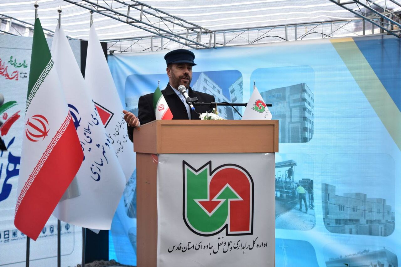 افتتاح ۶۴۰ کیلومتر راه روستایی فارس، نمود تمرکز دولت چهاردهم بر عدالت اجتماعی
