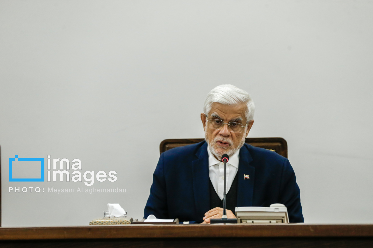عارف: دولت در حال پیگیری مشکلات بخش خصوصی در قالب اصلاحات ساختار اقتصادی است
