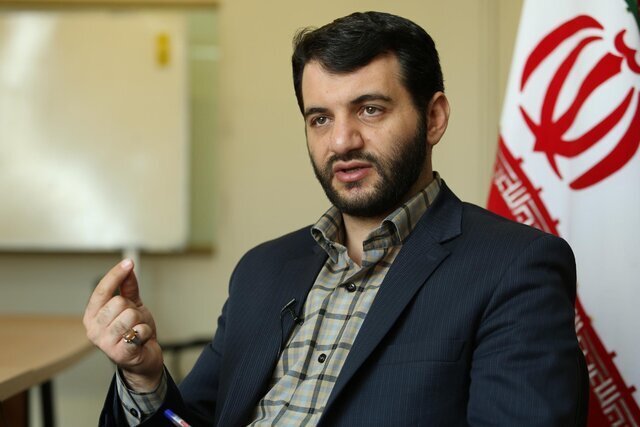 وزیر دولت رئیسی دوباره نسخه پیچید ؛ وضعیت اقتصادی تقصیر بانک و ارز است / چرا اقتصاد مقاومتی اجرا نشد؟ وزیر دولت رئیسی دوباره نسخه پیچید ؛ وضعیت اقتصادی تقصیر بانک و ارز است / چرا اقتصاد مقاومتی اجرا نشد؟