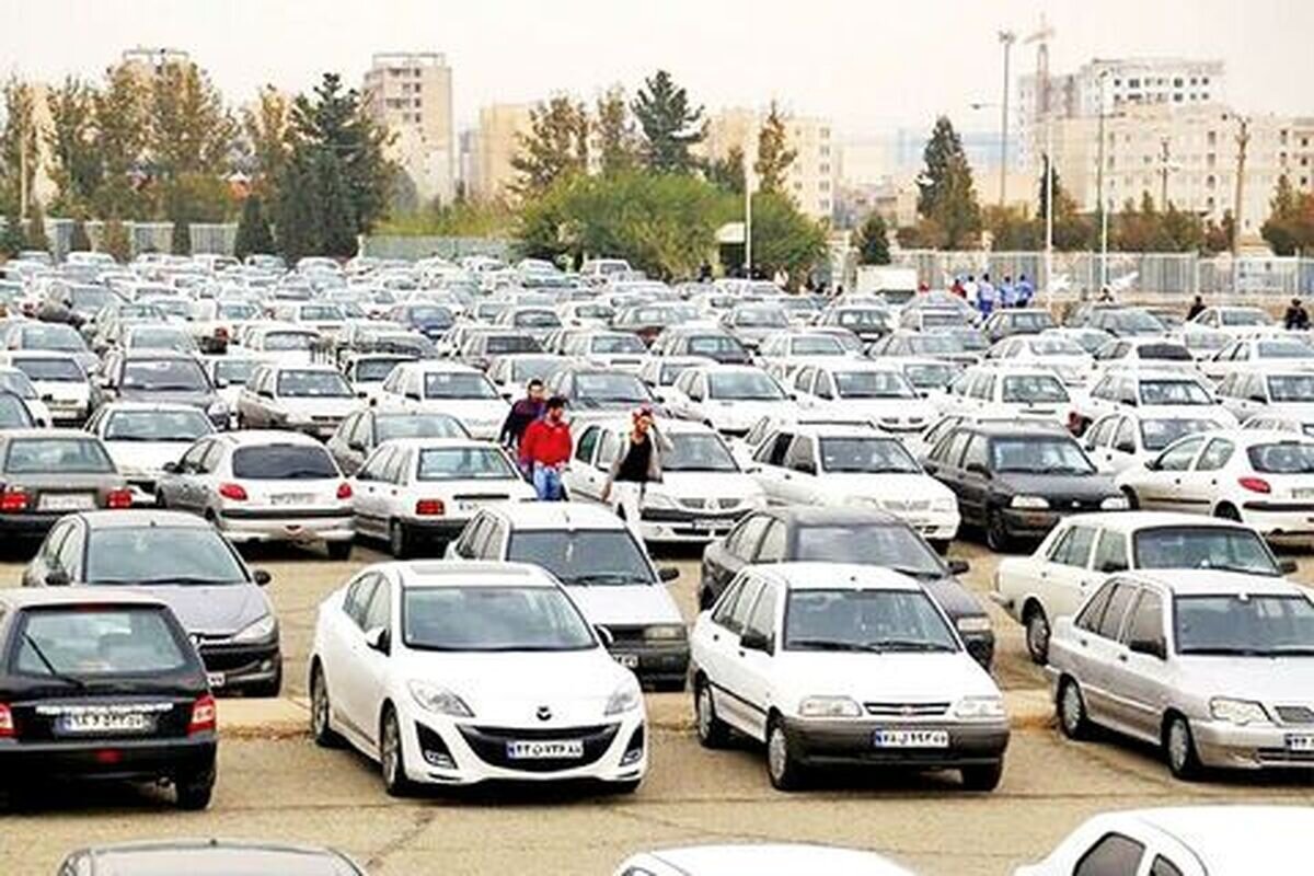 پیش‌بینی دو کارشناس از بازار خودرو قبل از عید / قیمت خودرو ارزان می‌شود؟