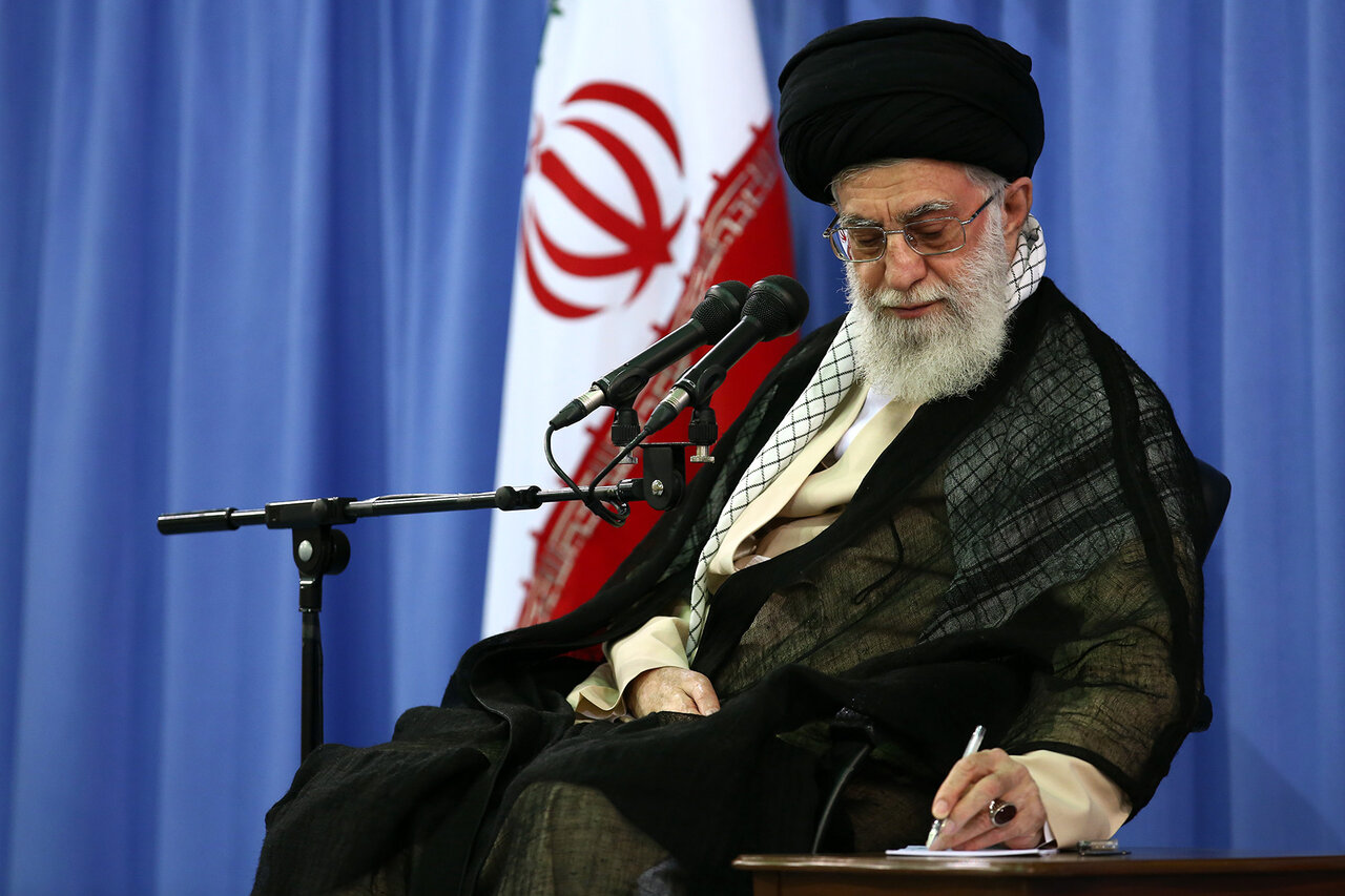 پیام رهبر انقلاب اسلامی به کنگره ملّی «شهدای غریب اسارت»