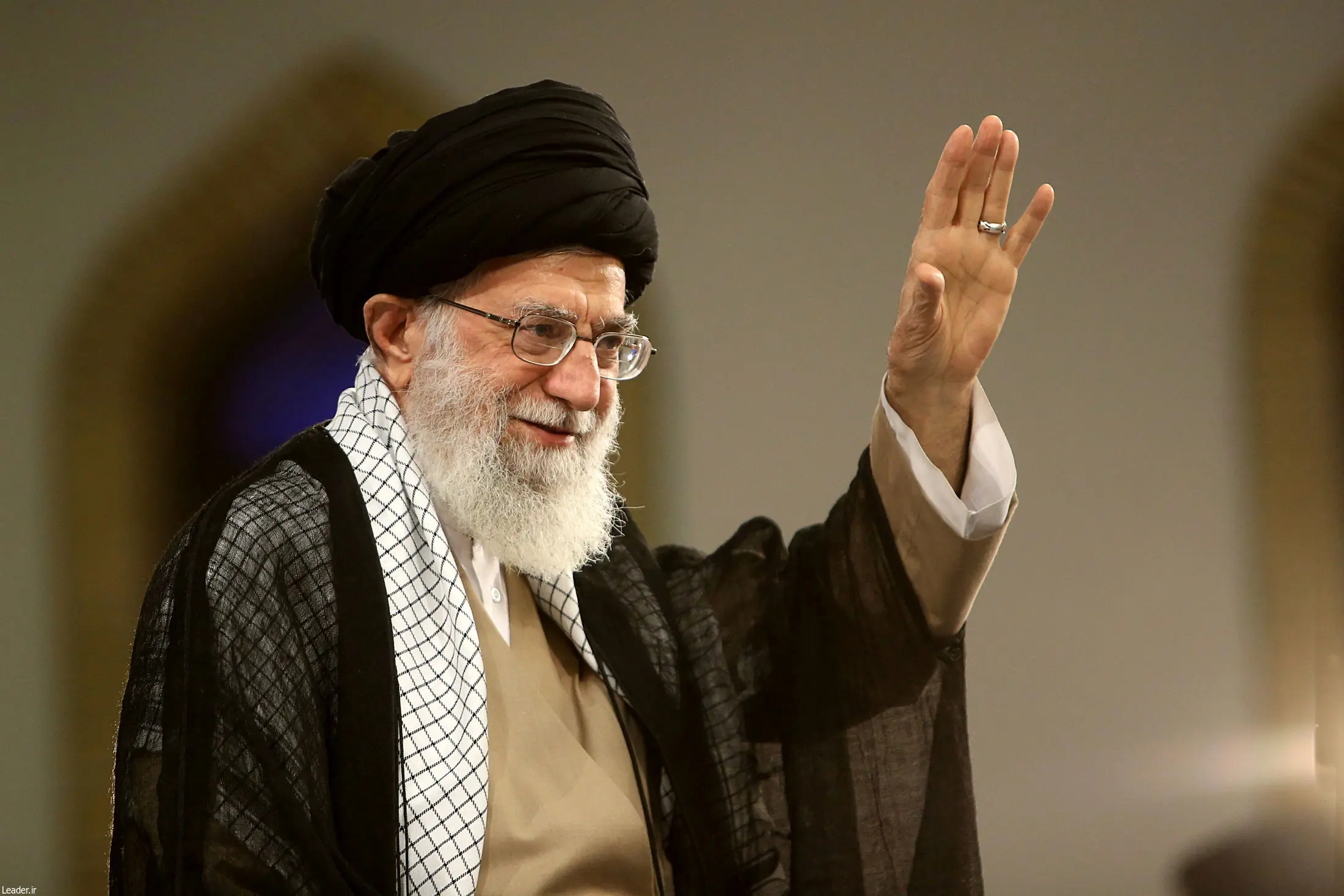 کمک رهبری برای آزادی زندانیان