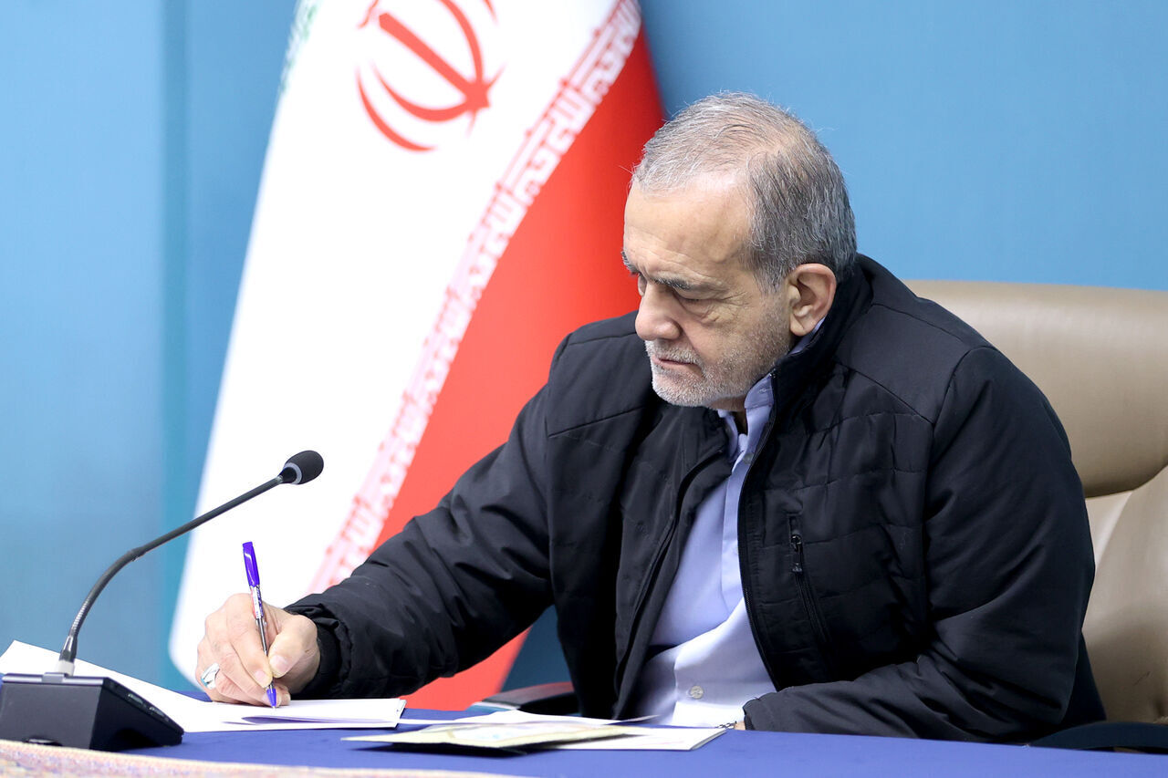 پزشکیان خطاب به رانندگان: شما قهرمانان بی‌ادعای جاده‌ها هستید