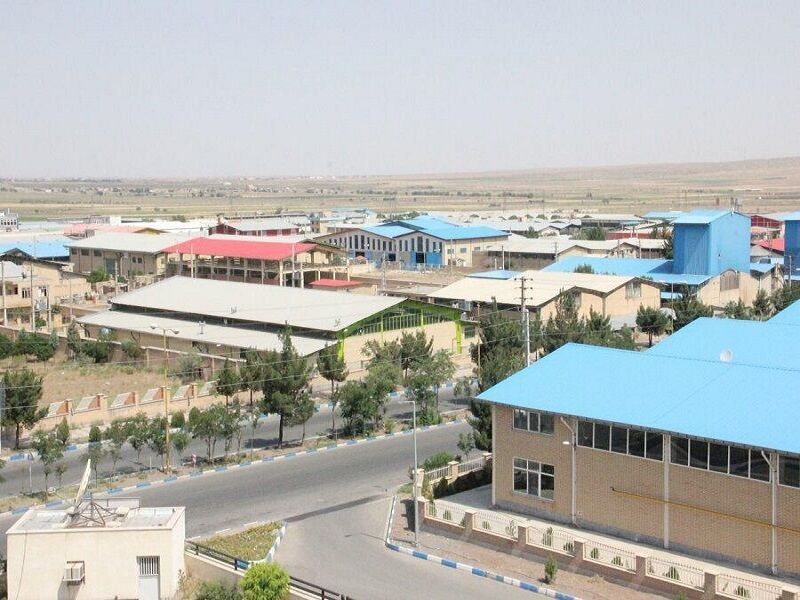 استاندار قم: ۲۱۰ واحد صنعتی آسیب‌دیده از جنگ رمضان به مدار تولید بازگشتند