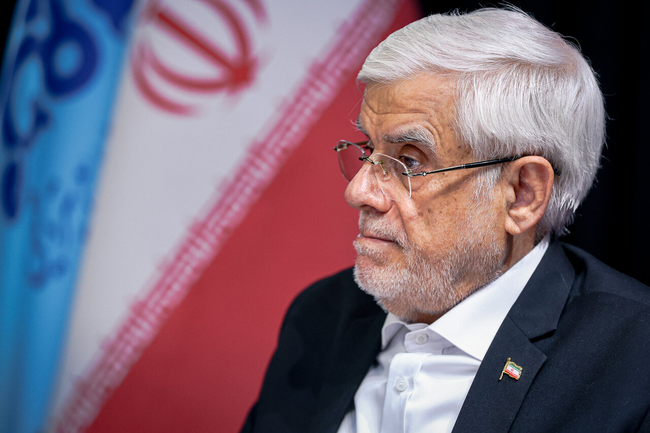 عارف: امضای تفاهم مرهون راهبردهای پدر شهیدتان و رهبری شماست