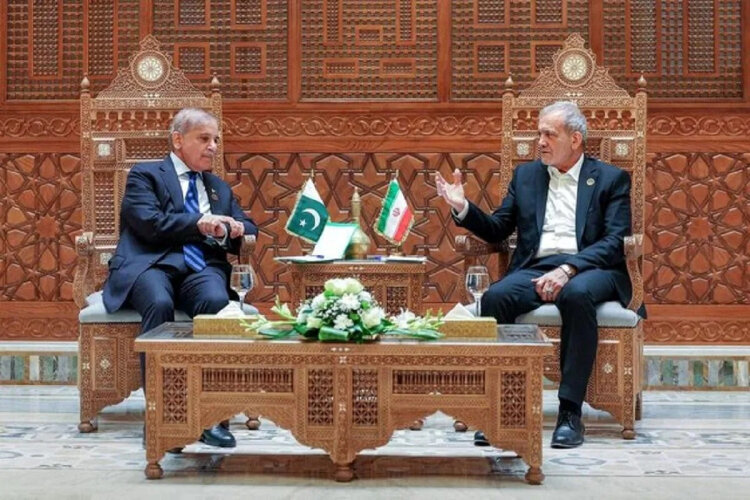 پزشکیان: ملت ایران در برابر فشارها و تهدیدها با اقتدار ایستادگی کرد