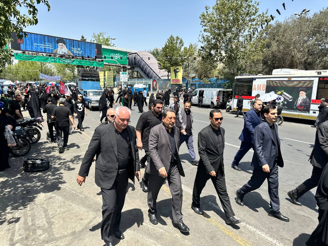 اتابک: رهبر انقلاب اسلامی از چهره های دوران ساز بود
