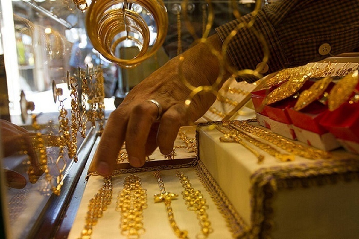 پیش بینی قیمت طلا و سکه؛ شیب نزولی بازار ادامه می یابد؟ پیش بینی قیمت طلا و سکه؛ شیب نزولی بازار ادامه می یابد؟