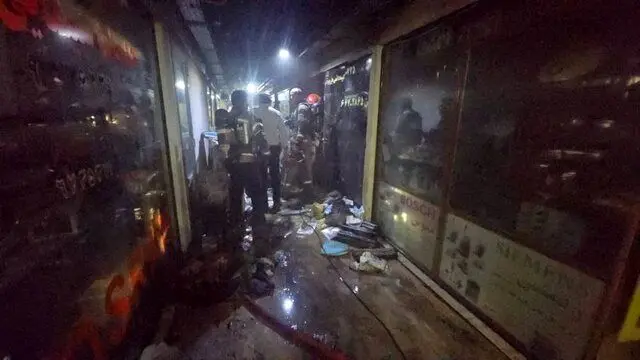 آتش‌سوزی در ساختمان ۱۲ طبقه تجاری خیابان جمهوری