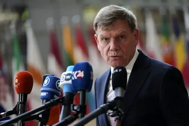 آلمان: باوجود تحریم ها، درهای مذاکره با ایران باز خواهد ماند