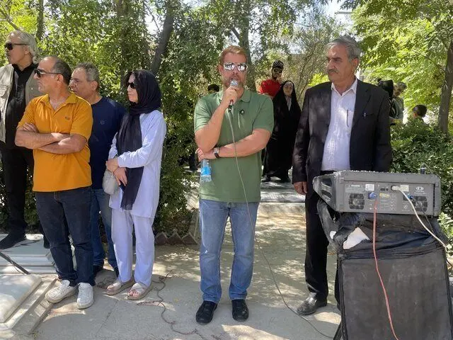 ادای احترام به جاودانه‌های هنر در قطعه هنرمندان+ تصاویر