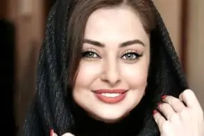 استایل خاصِ نفیسه روشن در کافه‌ای با تمِ لیمو ترش!