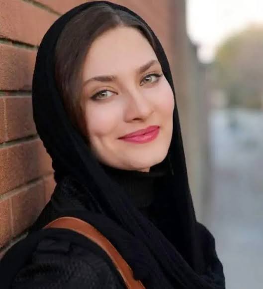 استایل متفاوت ساناز سعیدی با تفنگ+عکس