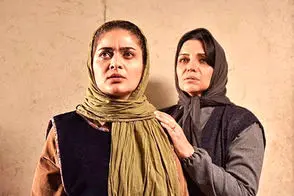 استایل ژولیده بهارِ سریال «مانکن» در آخرین روزهای تابستان