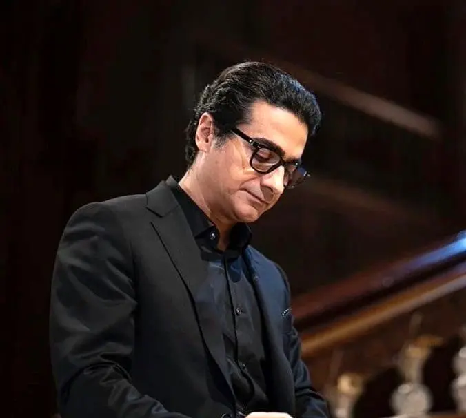 استقبال کم نظیر مردم قبل از شروع کنسرت رایگان شجریان در دوبی/ویدیو استقبال کم نظیر مردم قبل از شروع کنسرت رایگان شجریان در دوبی/ویدیو