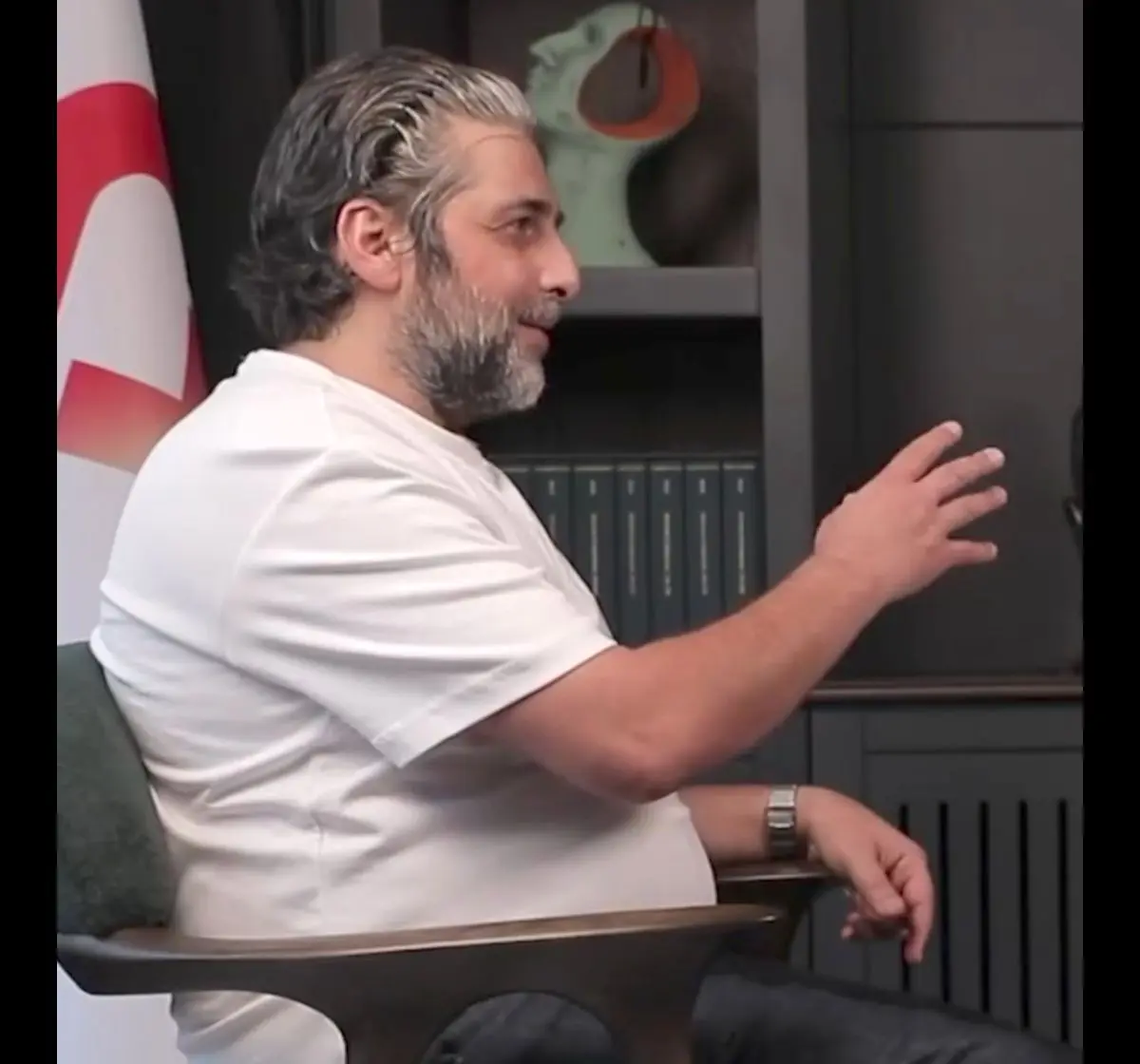 اعتراف غافلگیرانه حمید گودرزی ؛بیزنس و ساختمان سازی بهم چسبید/دنیایی غیر از بازیگری هم هست/ویدیو