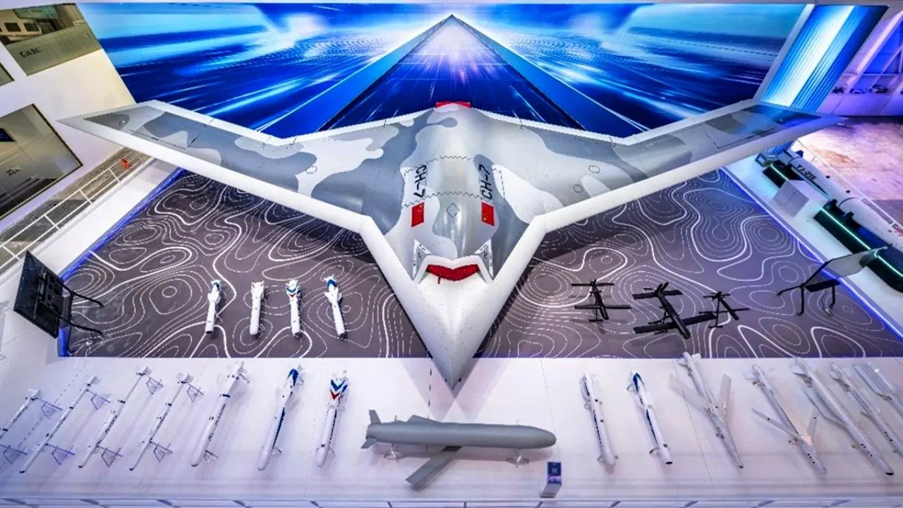 افشاگری ماهواره‌ای از پایگاه مالان؛ پهپاد CH-7 با طراحی مخفیانه در آسمان چین+ تصاویر