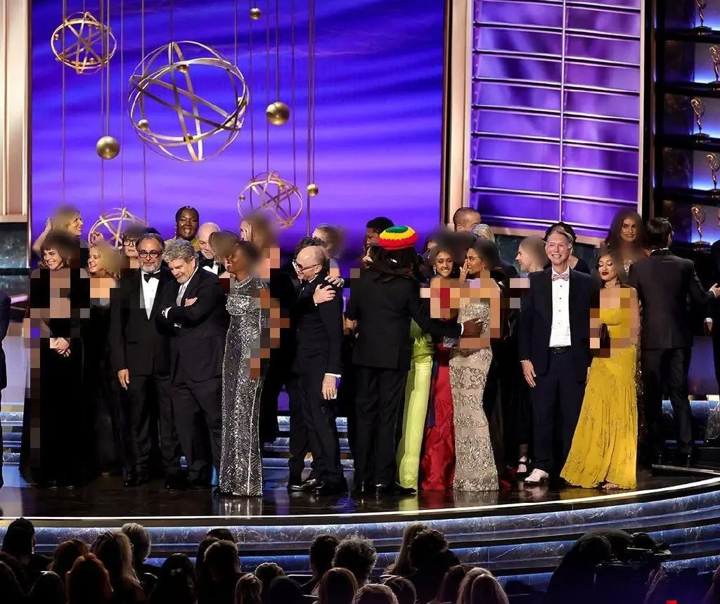 امی ۲۰۲۵؛ بهترین‌های تلویزیون با جوایز بزرگ تجلیل شدند+ تصاویر