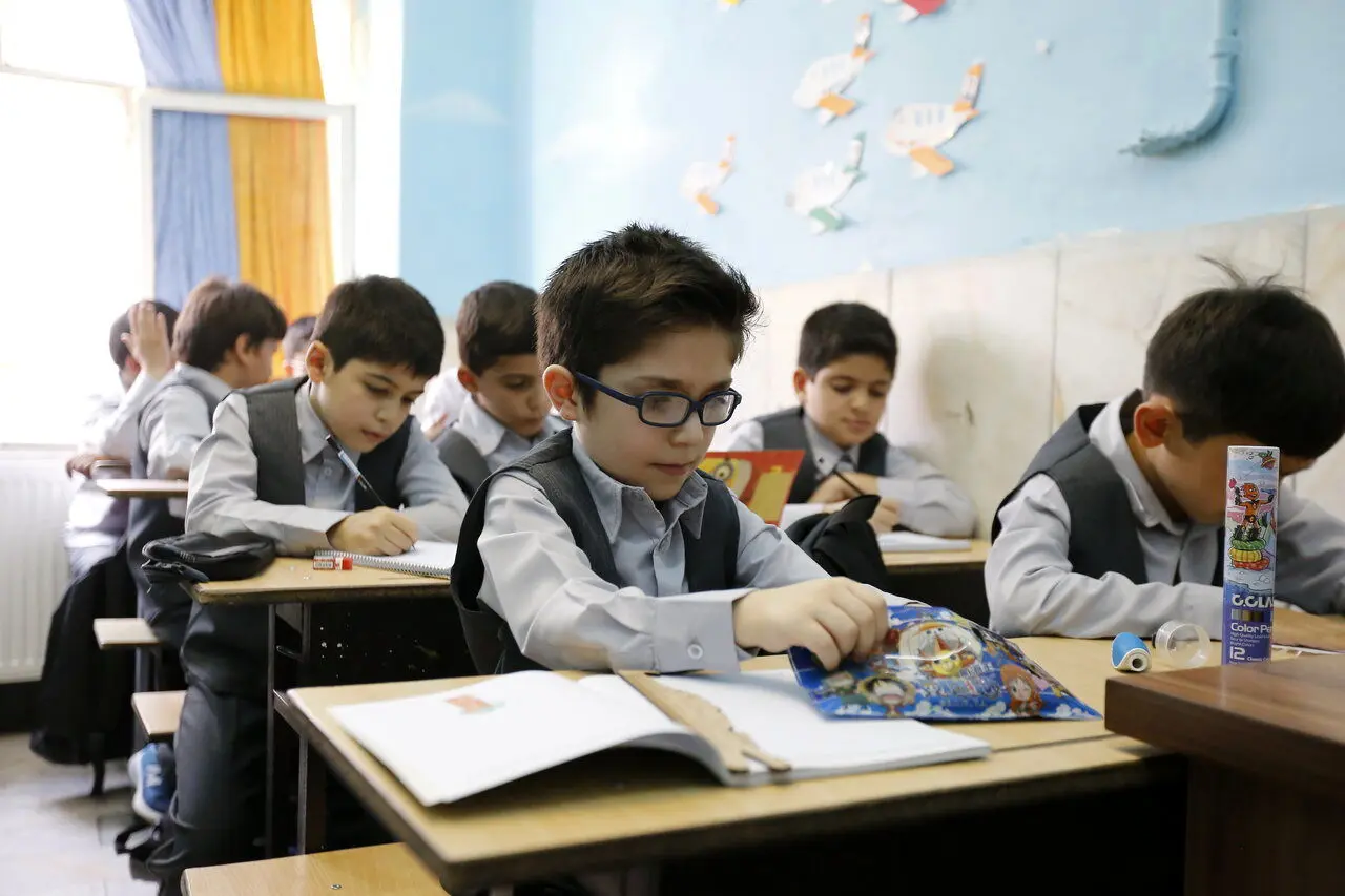 با مدارس غیردولتی دارای تبلیغات نامناسب در فضای مجازی برخورد میشود