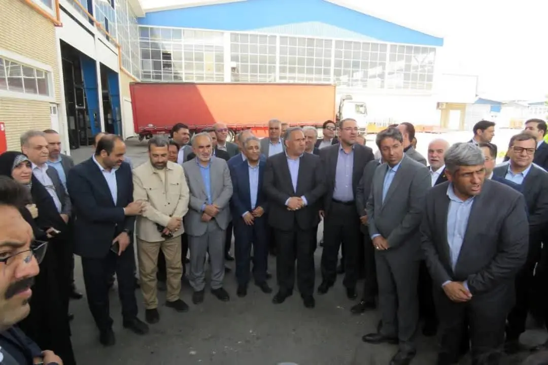 بازدید مشترک مدیرعامل بانک صنعت و معدن و رؤسای کمیسیون‌های مجلس از صنایع نیشابور