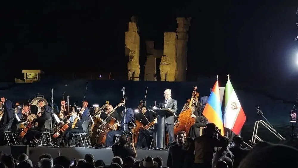 برگزاری کنسرت تاریخی در تخت‌جمشید /عکس